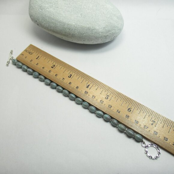 Vintage Uranium Glass bead bracelet - Picture 7 of 12